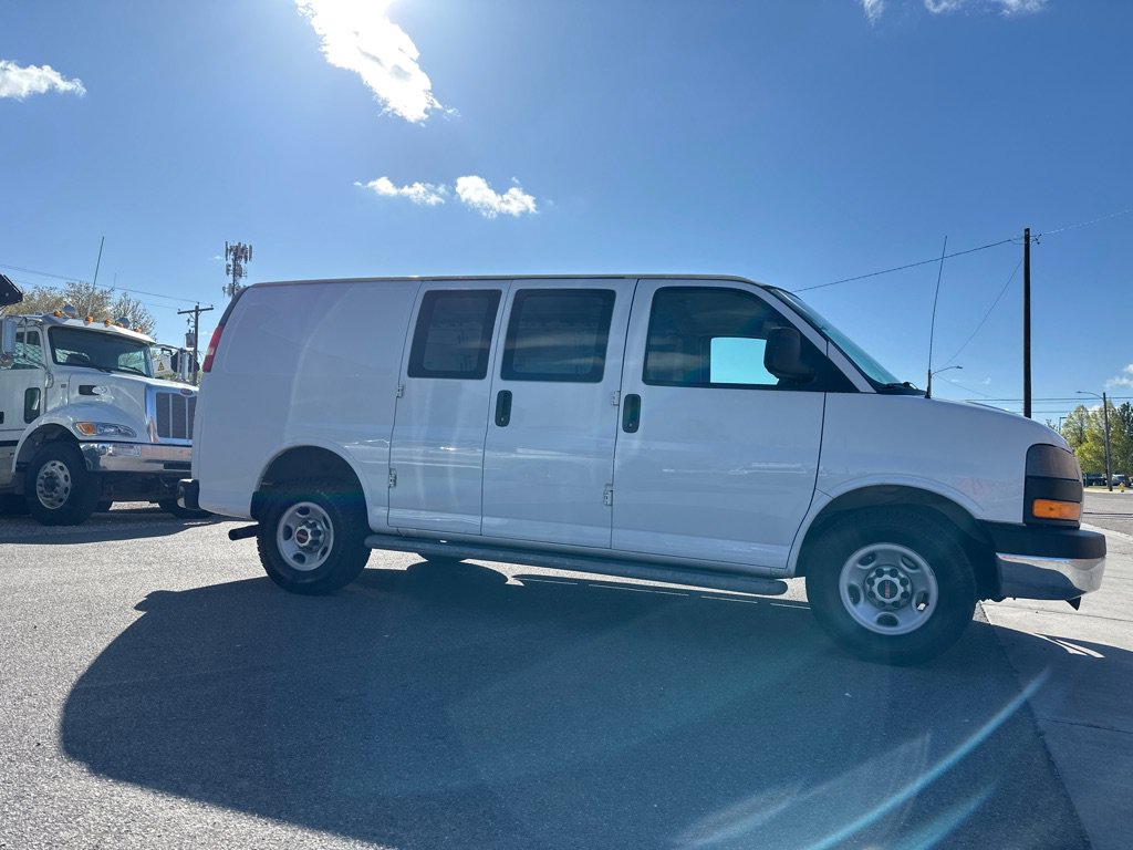 Used 2014 GMC Savana 2500 RWD image 3