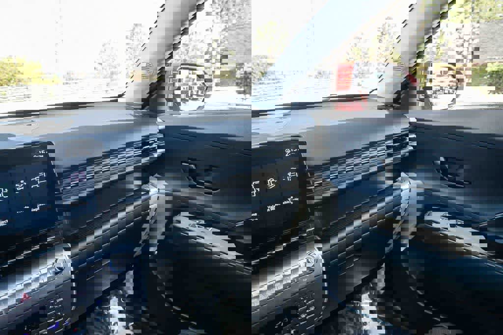 Used 2024 Hyundai Kona SEL image 22