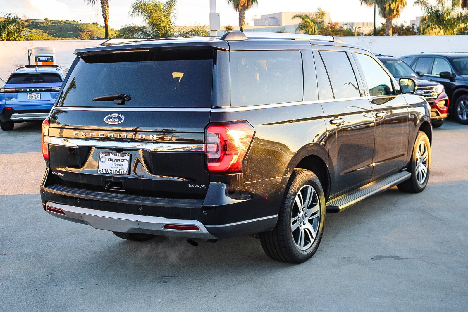 Used 2024 Ford Expedition Max Limited image 9