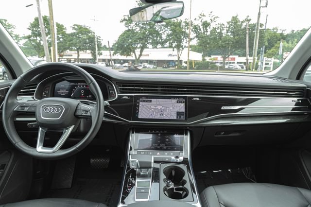 Used 2023 Audi Q7 2.0T Premium w/ Convenience Package AWD/4WD image 16
