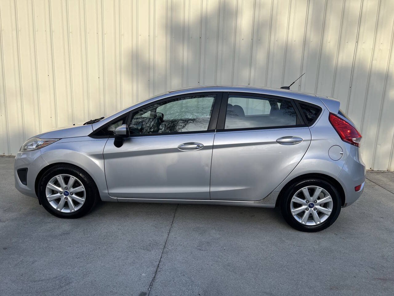 Used 2012 Ford Fiesta SE FWD image 6