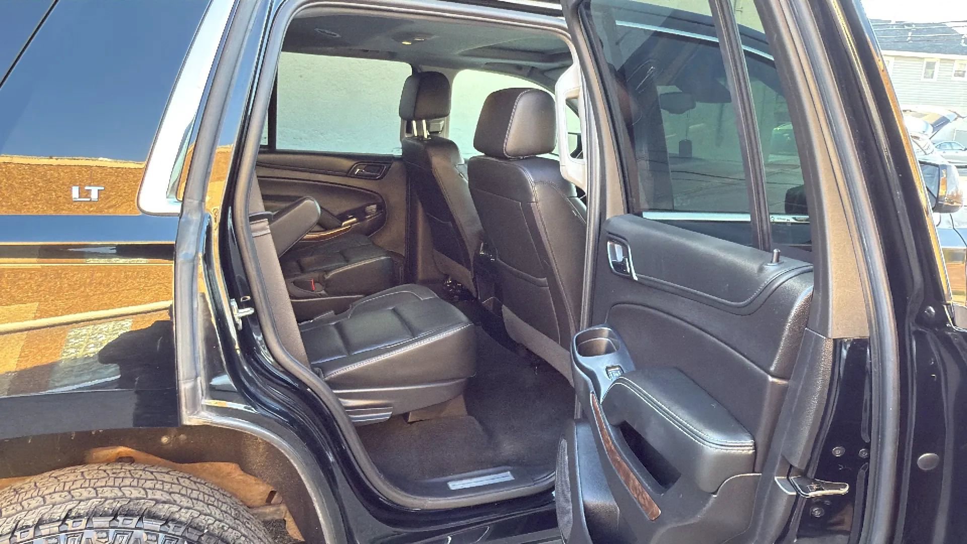 Used 2018 Chevrolet Tahoe LT image 25