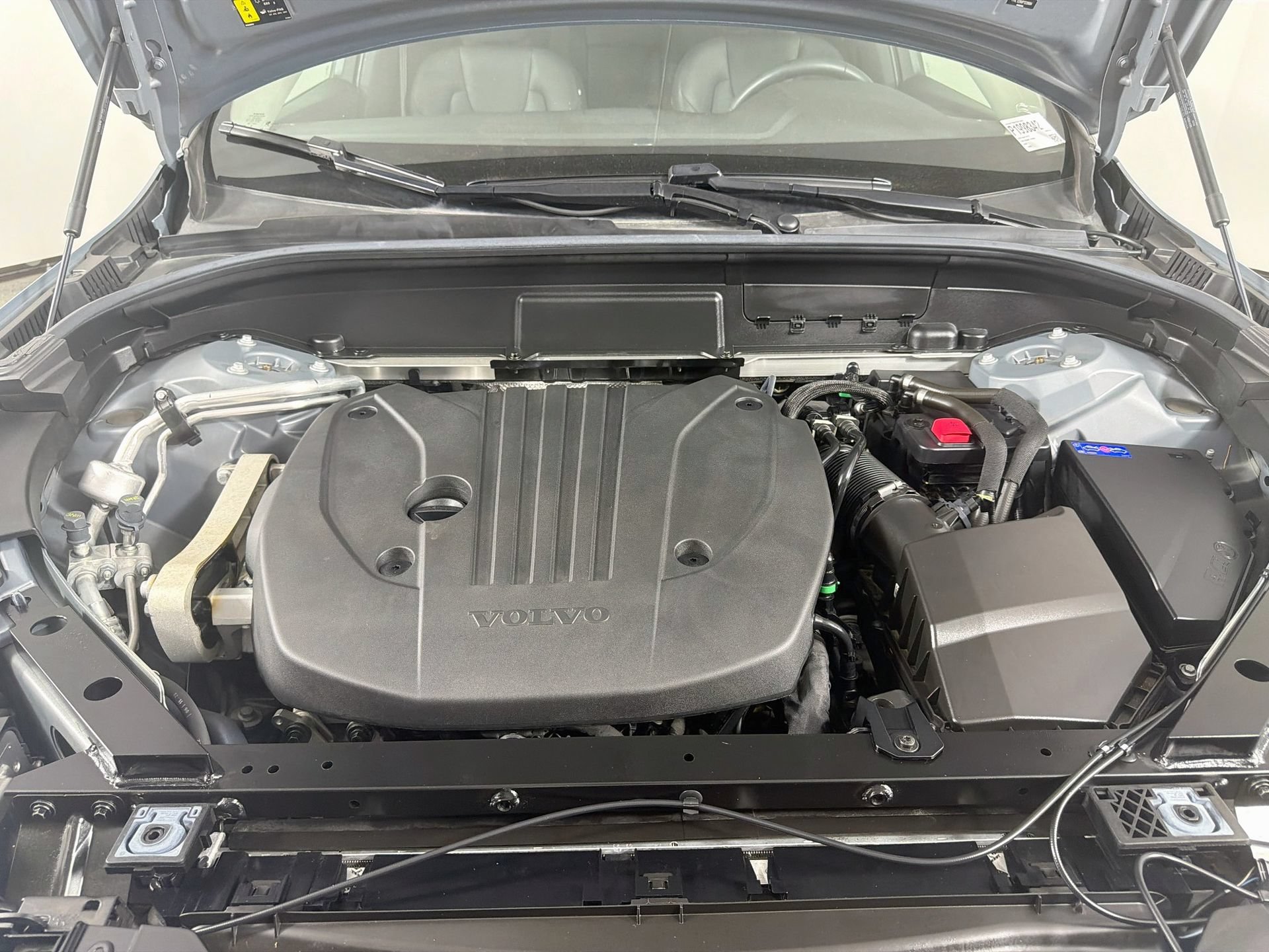 Certified 2023 Volvo XC60 B5 Plus w/ Protection Package Premier FWD image 30