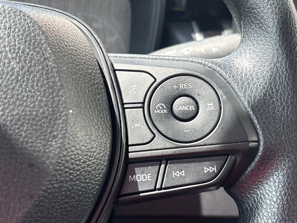 Used 2025 Toyota Corolla LE w/ LE Premium Package image 21