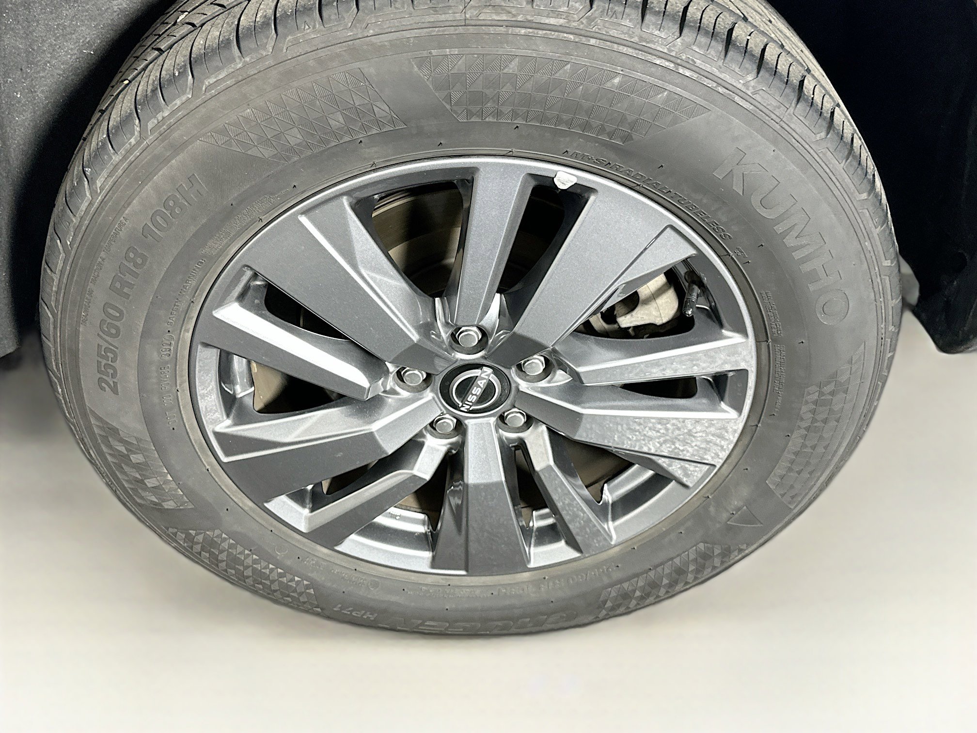 Used 2025 Nissan Pathfinder SV FWD image 11