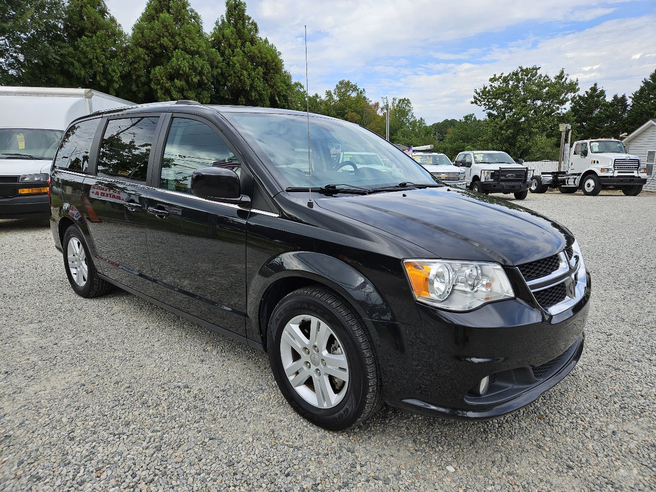 Used 2019 Dodge Grand Caravan SXT image 7