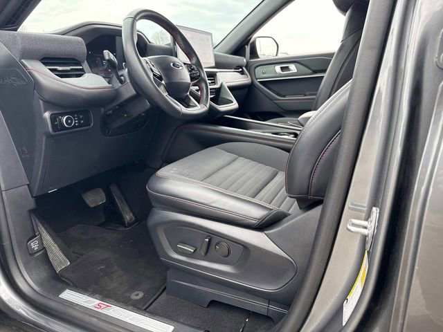 Used 2025 Ford Explorer ST-Line image 24