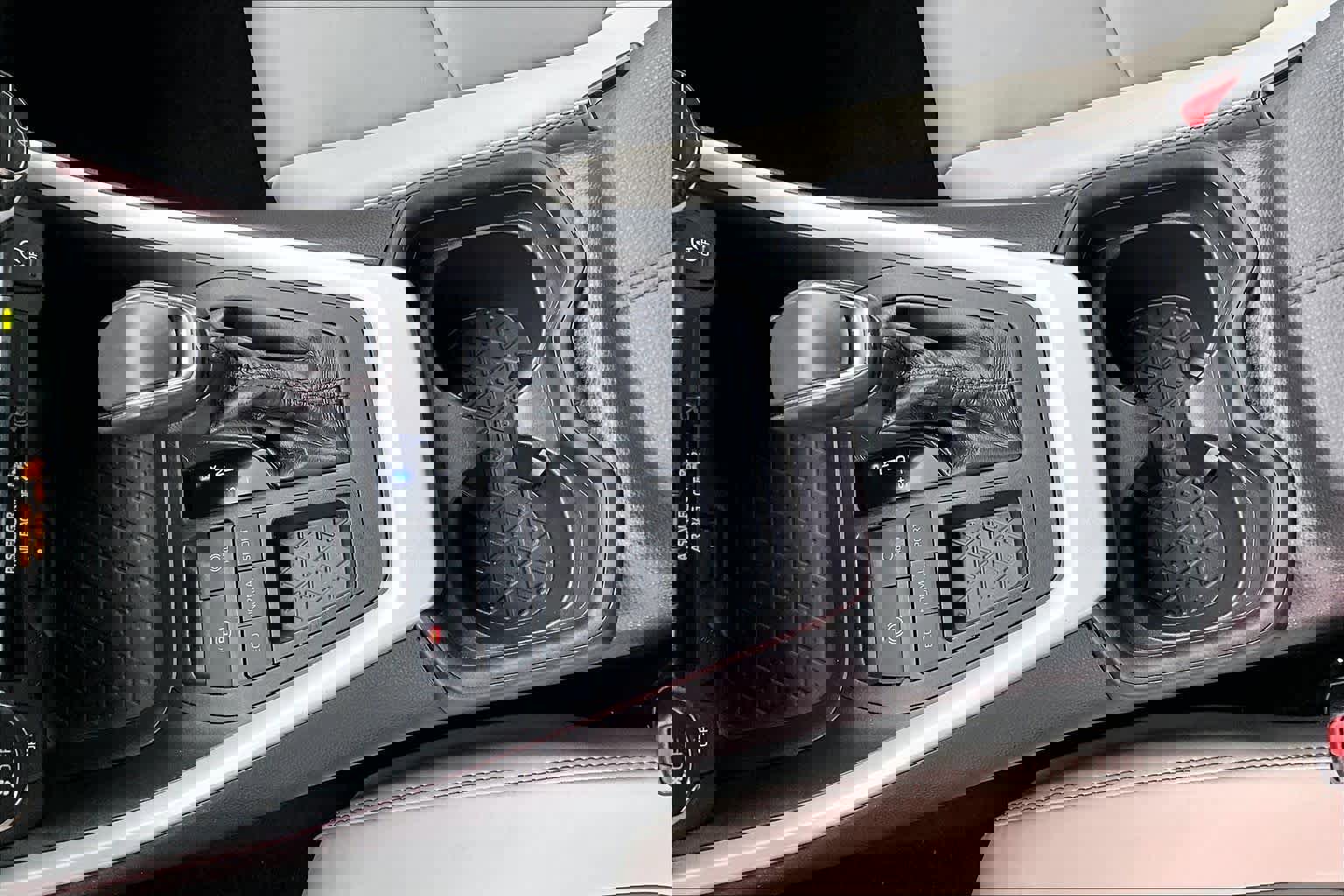 Used 2021 Toyota RAV4 XLE Premium image 16