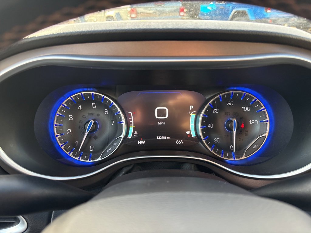 Used 2018 Chrysler Pacifica Touring-L Plus w/ Advanced Safetytec Group image 31