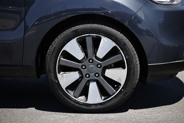 Used 2014 Kia Soul ! w/ Sun & Sound Package FWD image 9