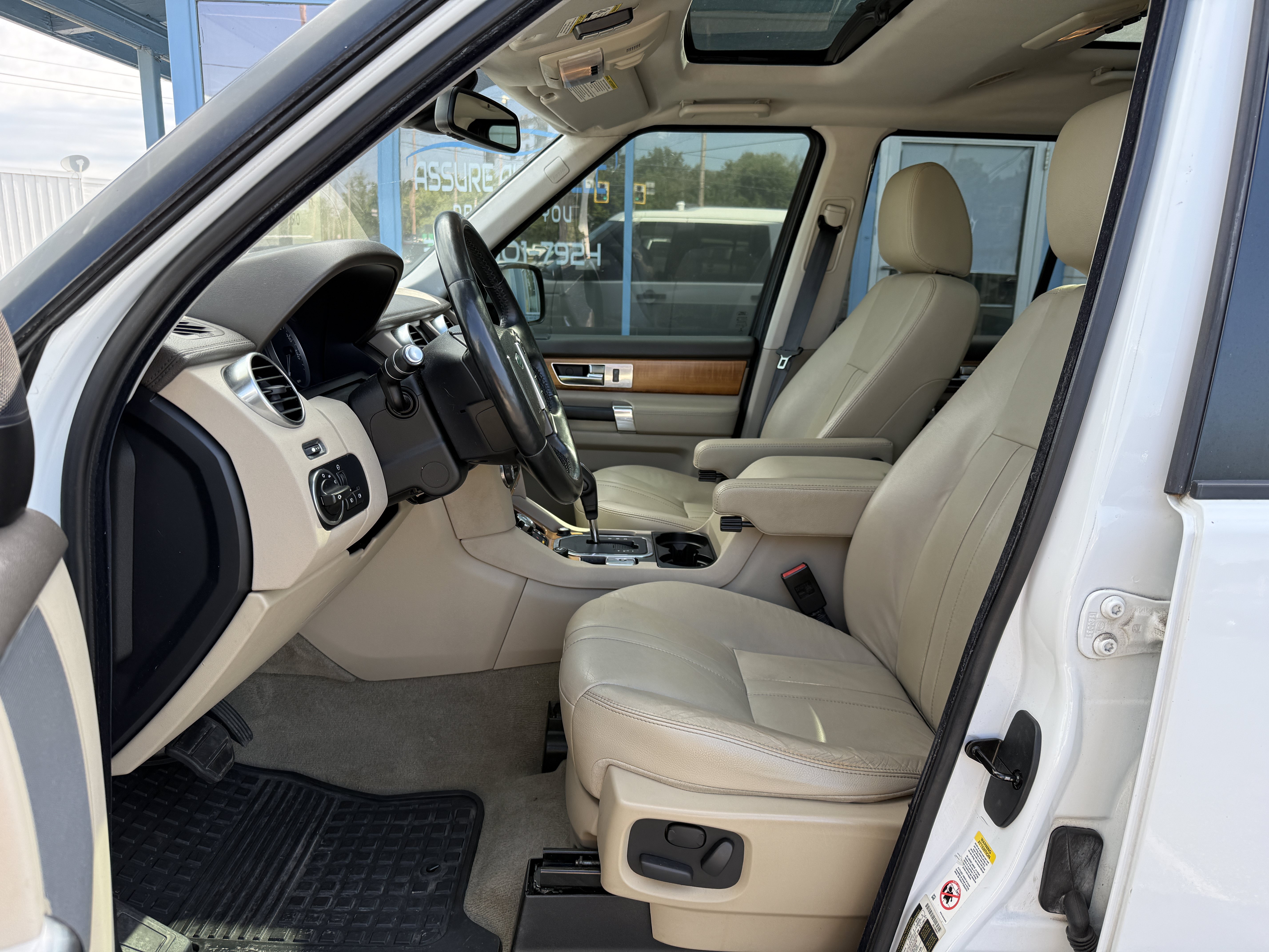 Used 2013 Land Rover LR4 HSE AWD/4WD image 11