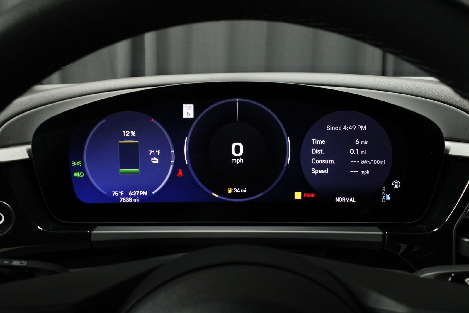 Certified 2025 Porsche Macan 4 Electric AWD/4WD image 23