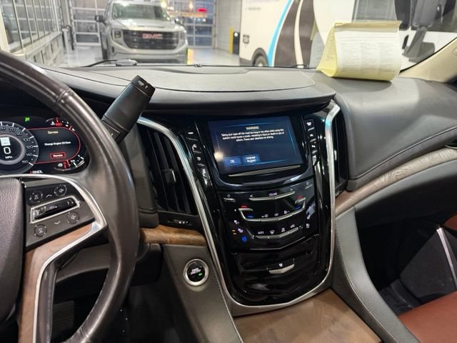 Used 2019 Cadillac Escalade ESV Premium Luxury AWD/4WD image 20