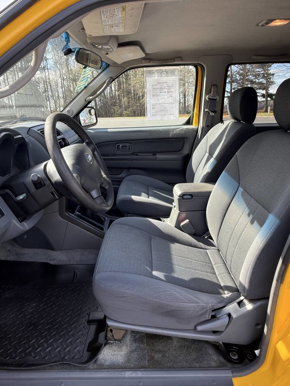 Used 2002 Nissan Frontier XE image 11