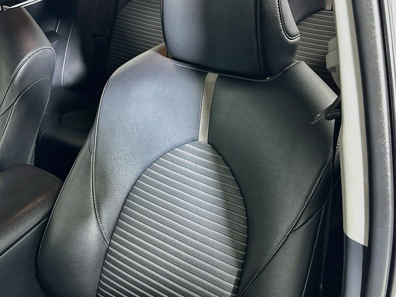 Used 2018 Toyota Camry SE FWD image 19