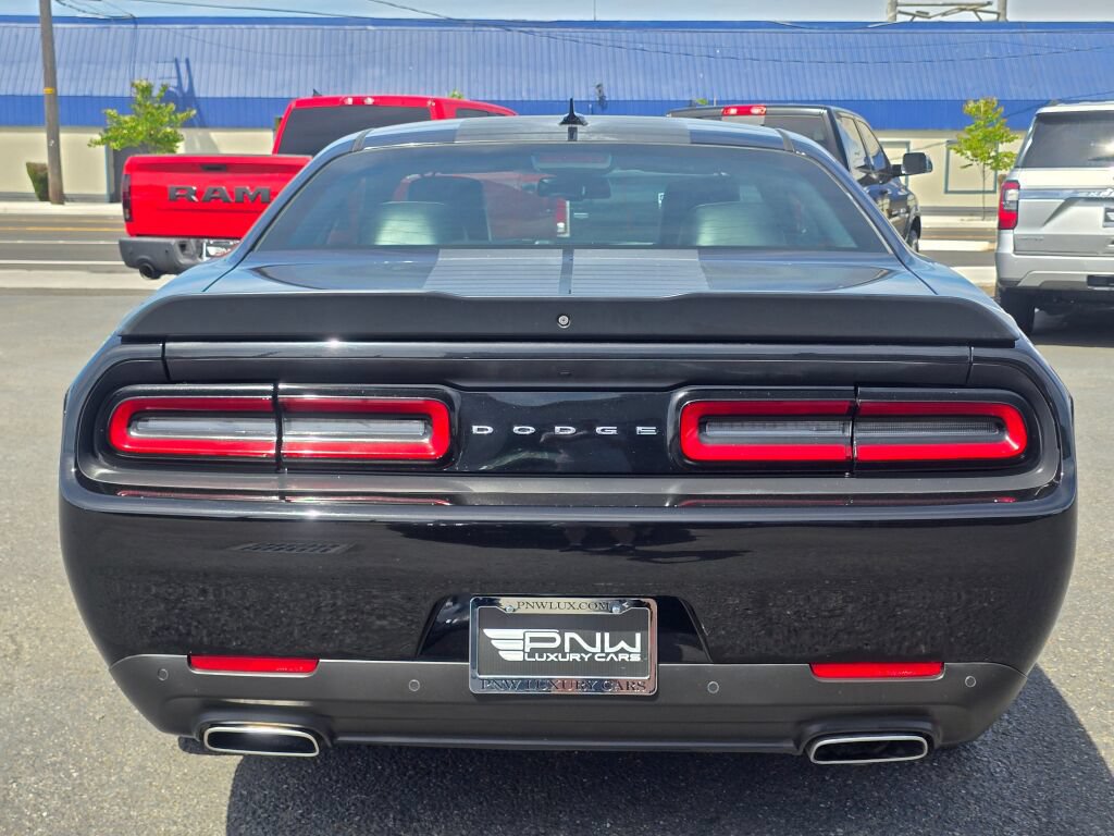 Used 2016 Dodge Challenger SXT Plus RWD image 7