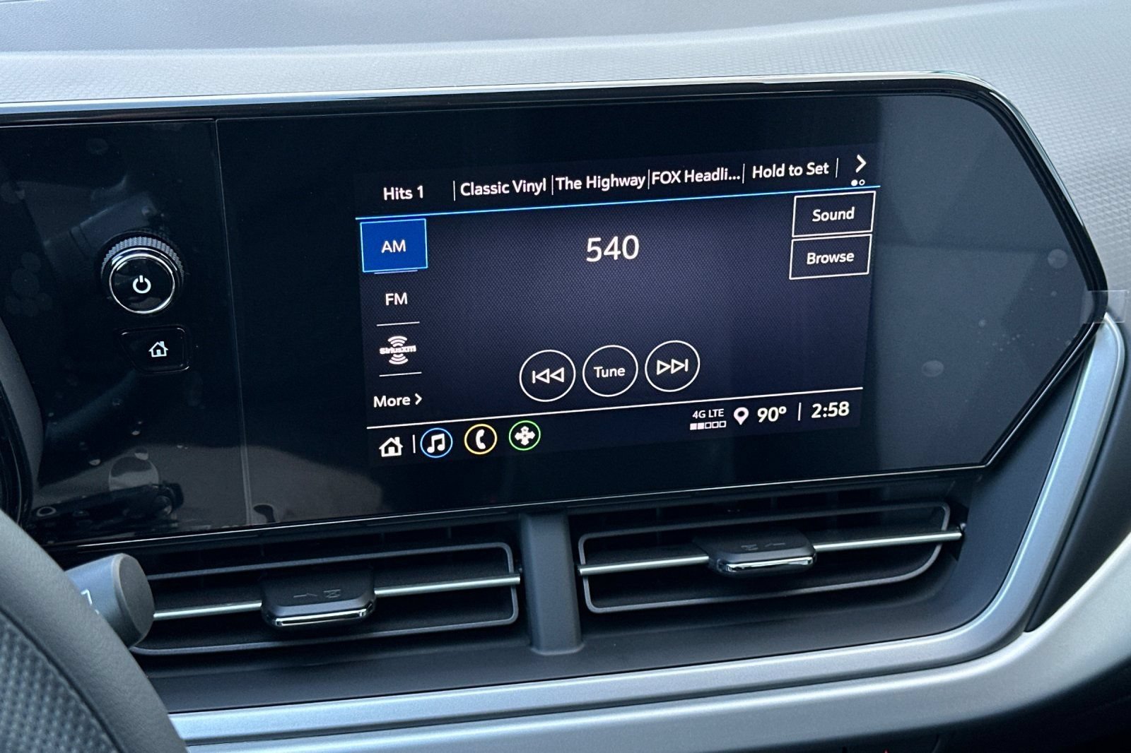 New 2026 Chevrolet Trax LS w/ LS Convenience Package FWD image 18