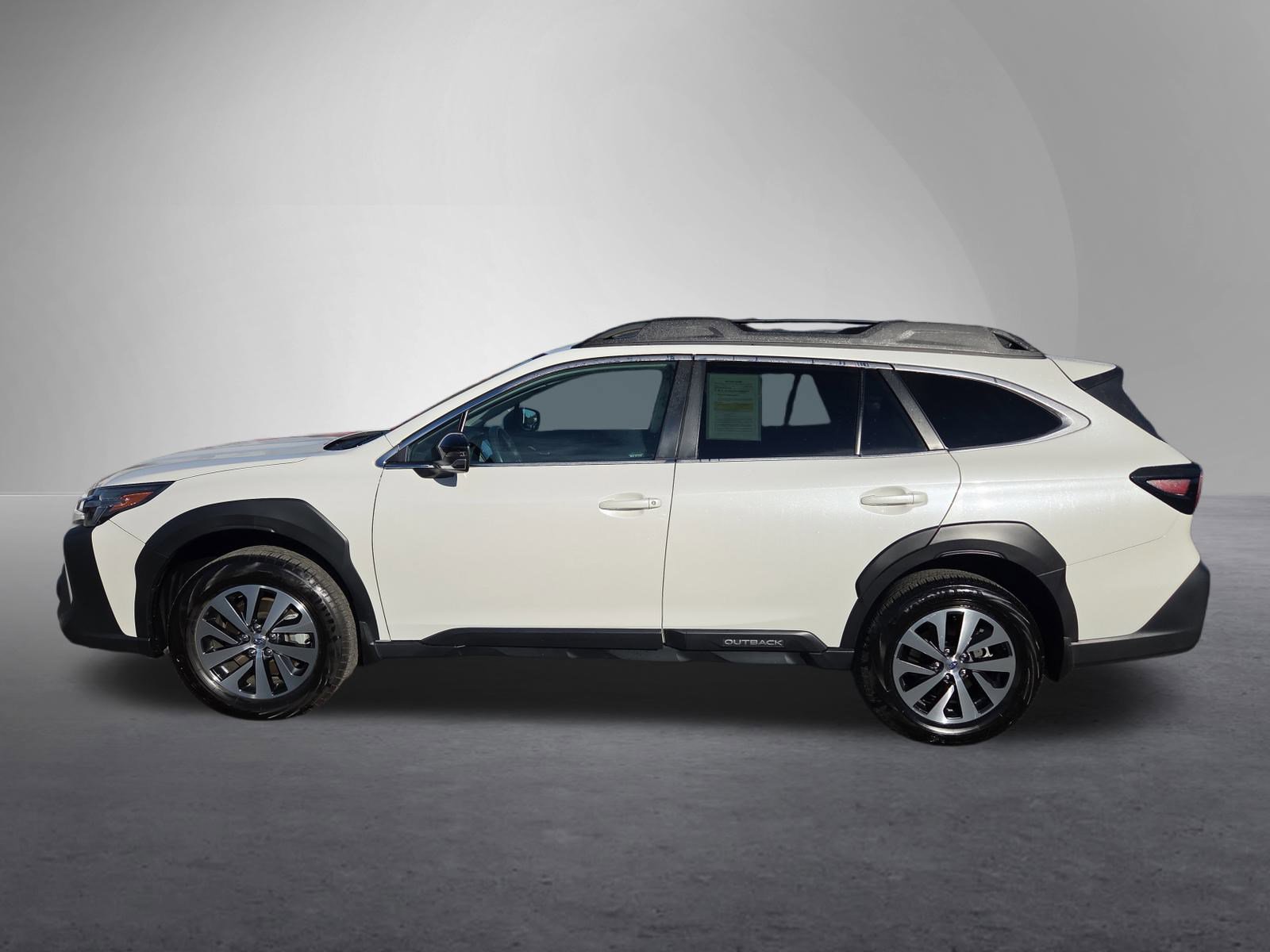 Used 2023 Subaru Outback Premium image 7