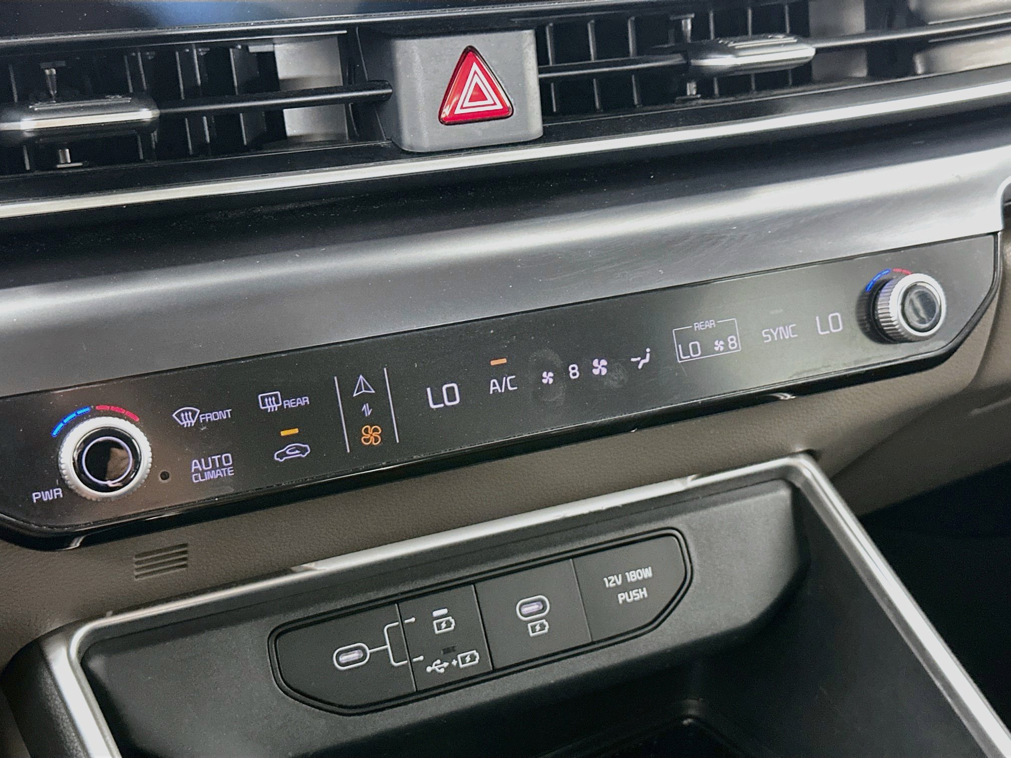 Used 2025 Kia Carnival FWD image 24
