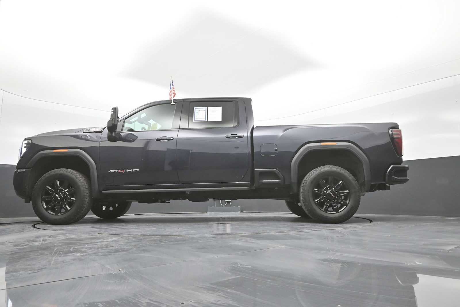 Used 2024 GMC Sierra 2500 AT4 w/ AT4 Premium Plus Package AWD/4WD image 39