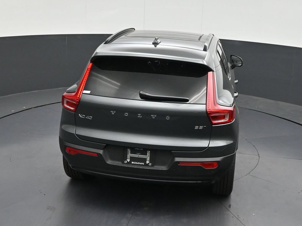 New 2026 Volvo XC40 B5 Plus w/ Climate Package AWD/4WD image 17