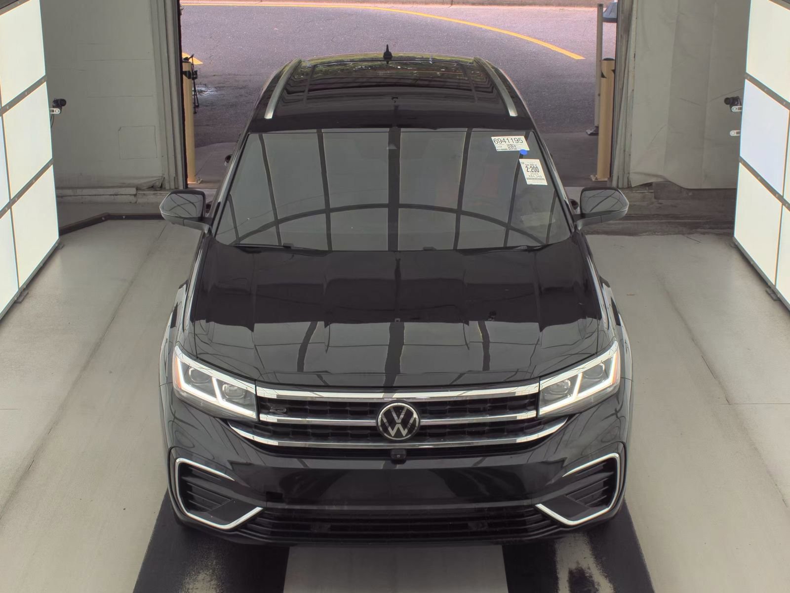 Used 2023 Volkswagen Atlas Cross Sport SEL Premium R-Line AWD/4WD image 3