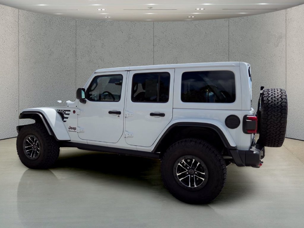 Used 2025 Jeep Wrangler Unlimited Rubicon AWD/4WD image 8