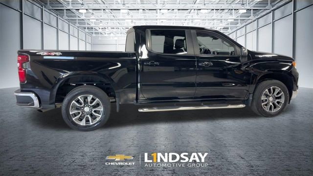 Used 2023 Chevrolet Silverado 1500 LT AWD/4WD image 2