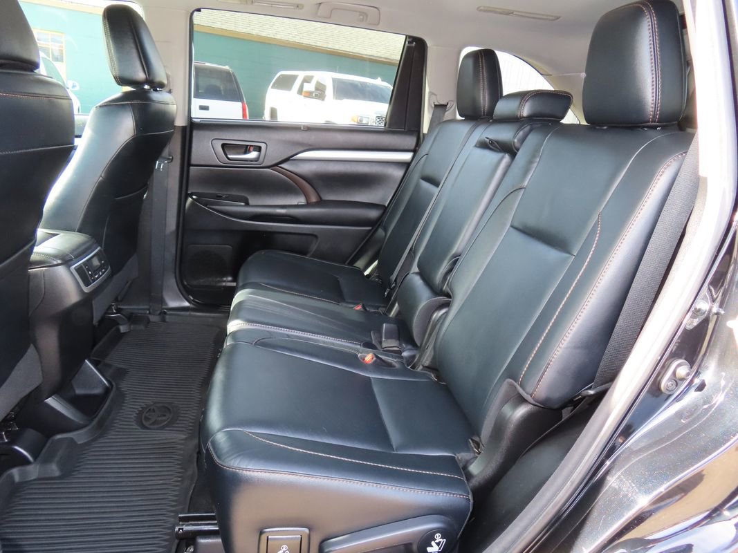 Used 2018 Toyota Highlander XLE image 38