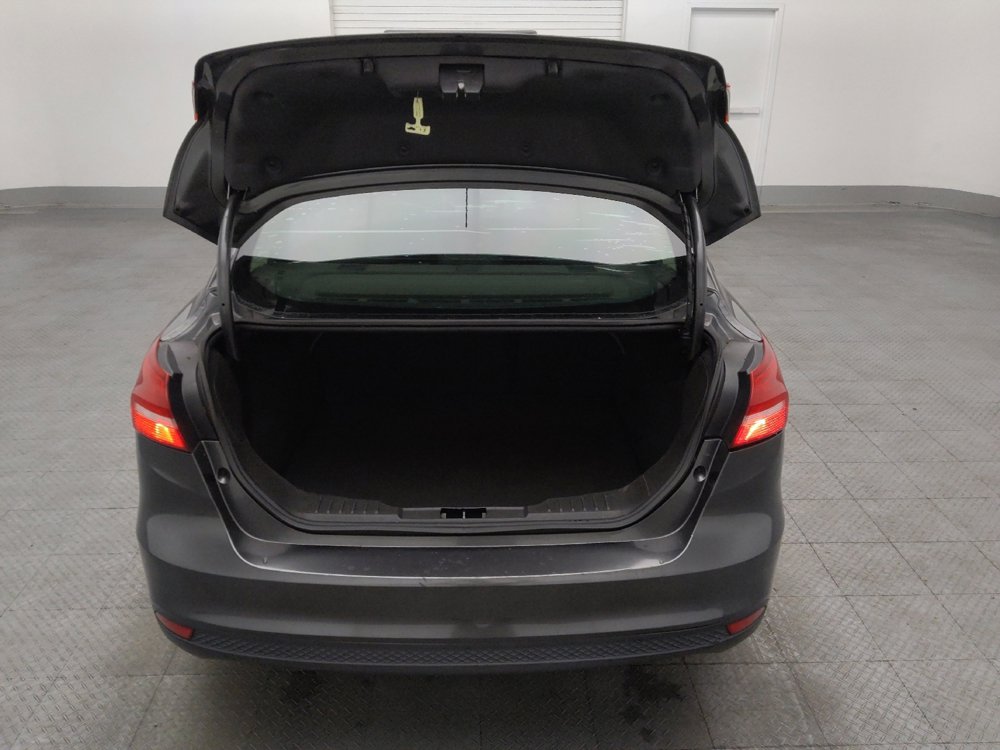 Used 2018 Ford Focus SE FWD image 29