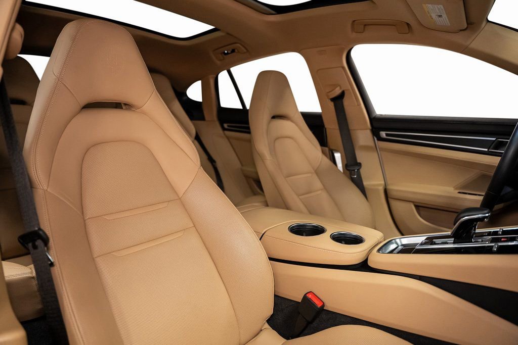 Used 2023 Porsche Panamera Platinum Edition image 32