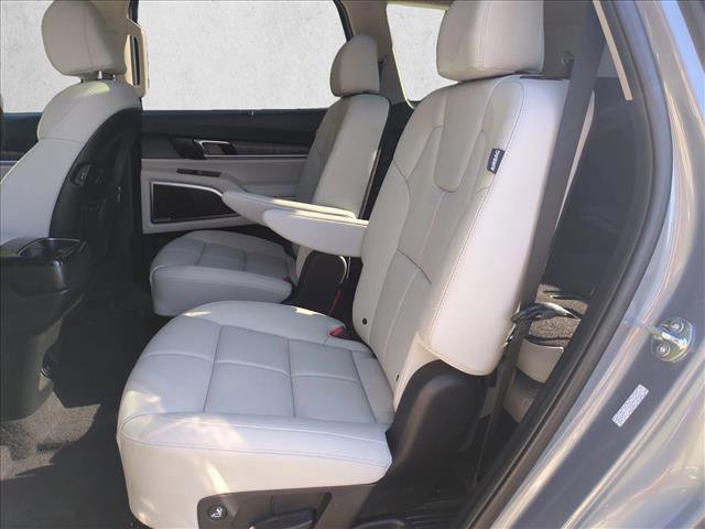 Used 2025 Kia Telluride SX w/ SX Captain's Chair Package image 22