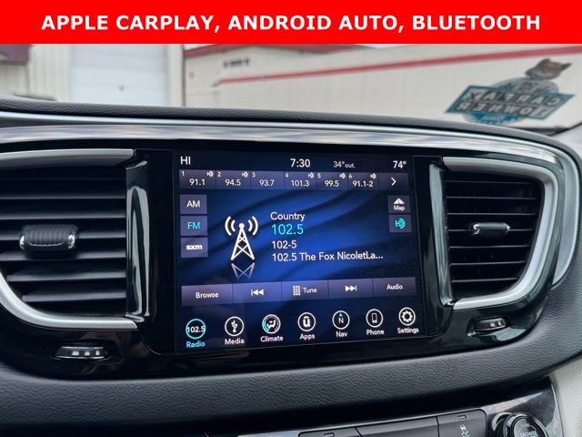 Used 2019 Chrysler Pacifica Touring Plus image 3