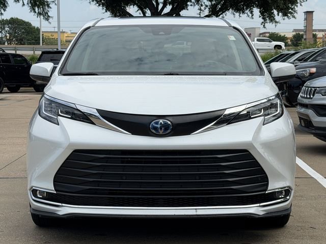 Certified 2023 Toyota Sienna XLE FWD image 8