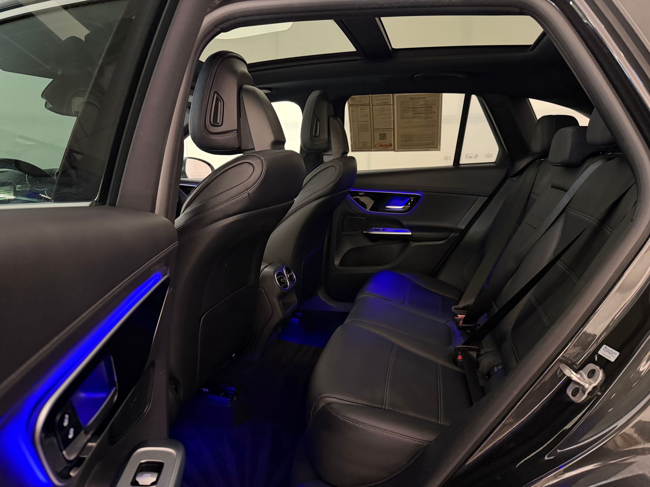 Used 2023 Mercedes-Benz GLC 300 4MATIC image 21