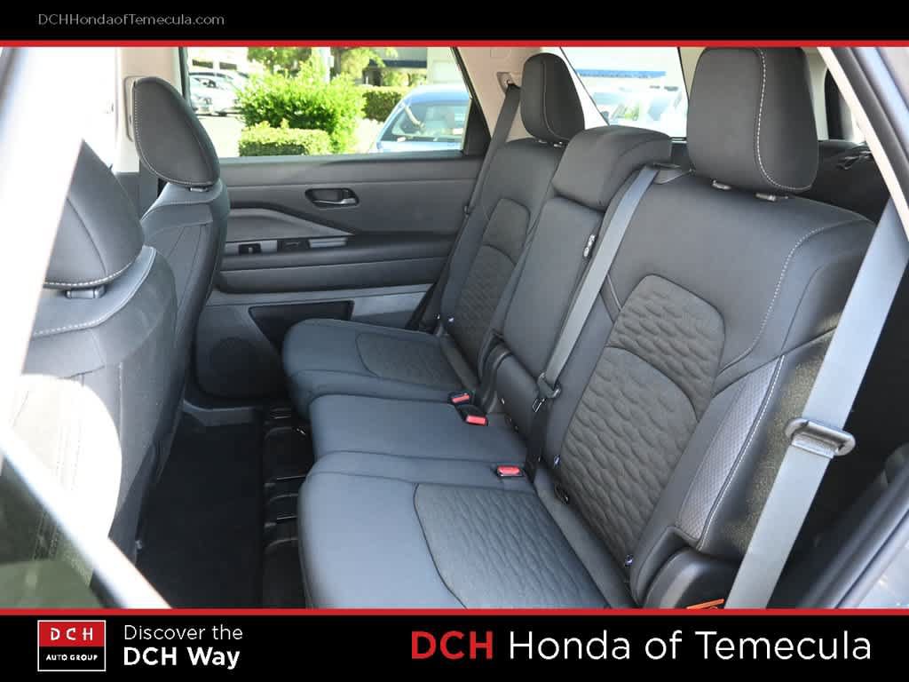 Used 2025 Nissan Pathfinder SV FWD image 19