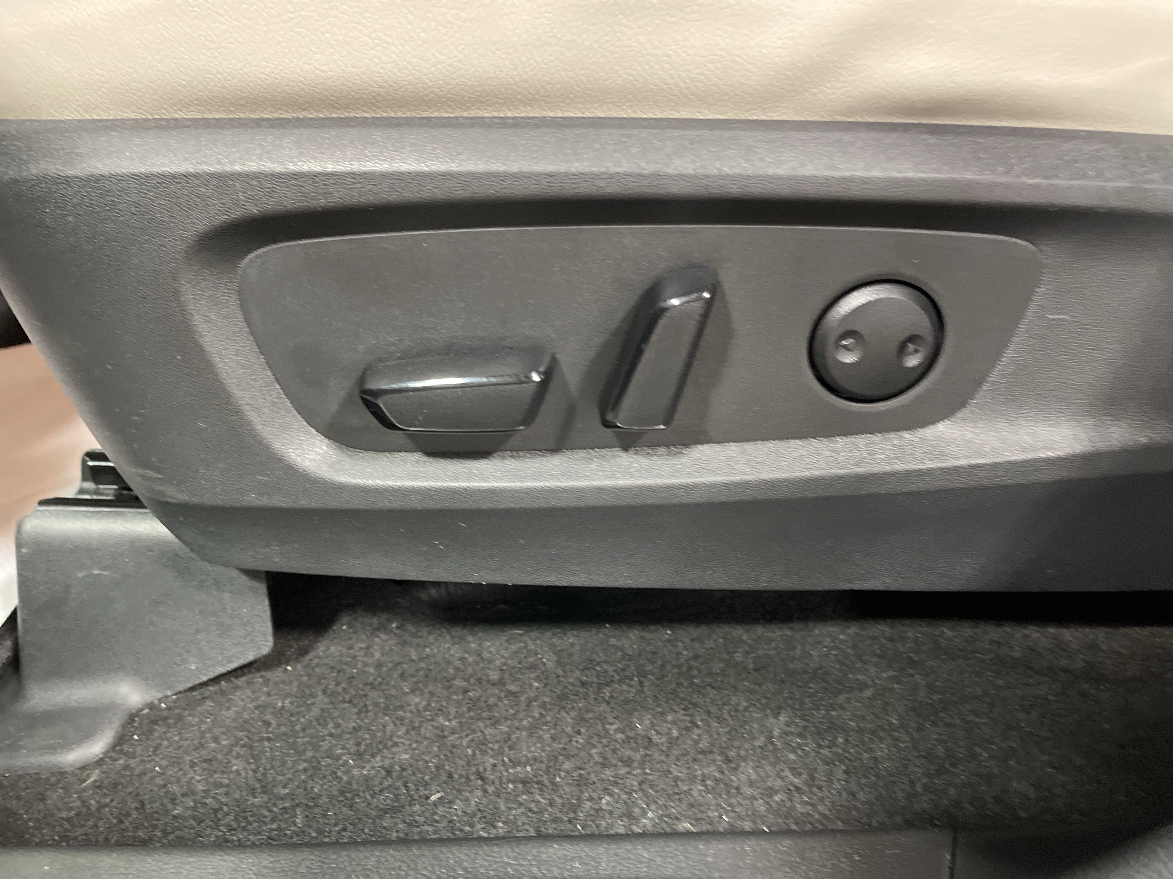 Used 2023 Nissan Pathfinder SL image 10