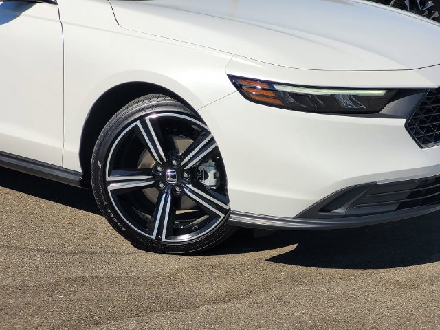 Used 2025 Honda Accord Sport image 9