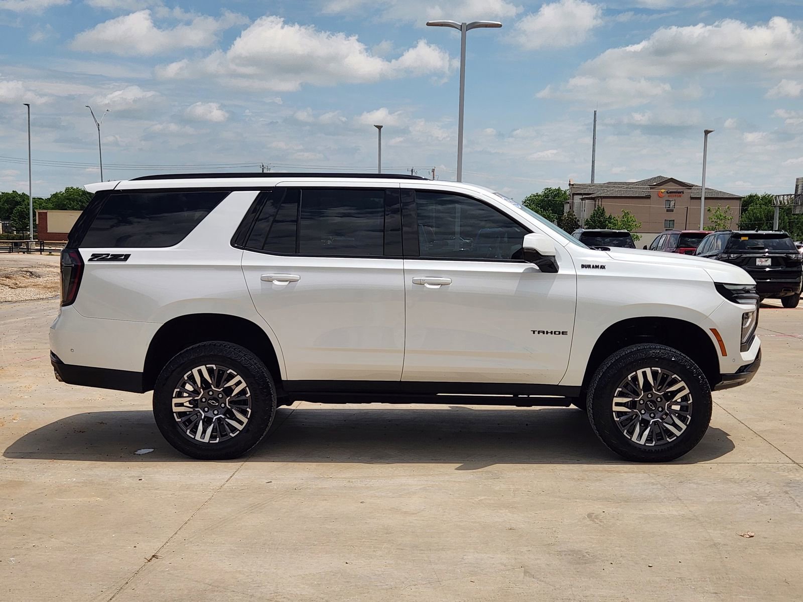 Used 2025 Chevrolet Tahoe Z71 w/ Comfort Package AWD/4WD image 7