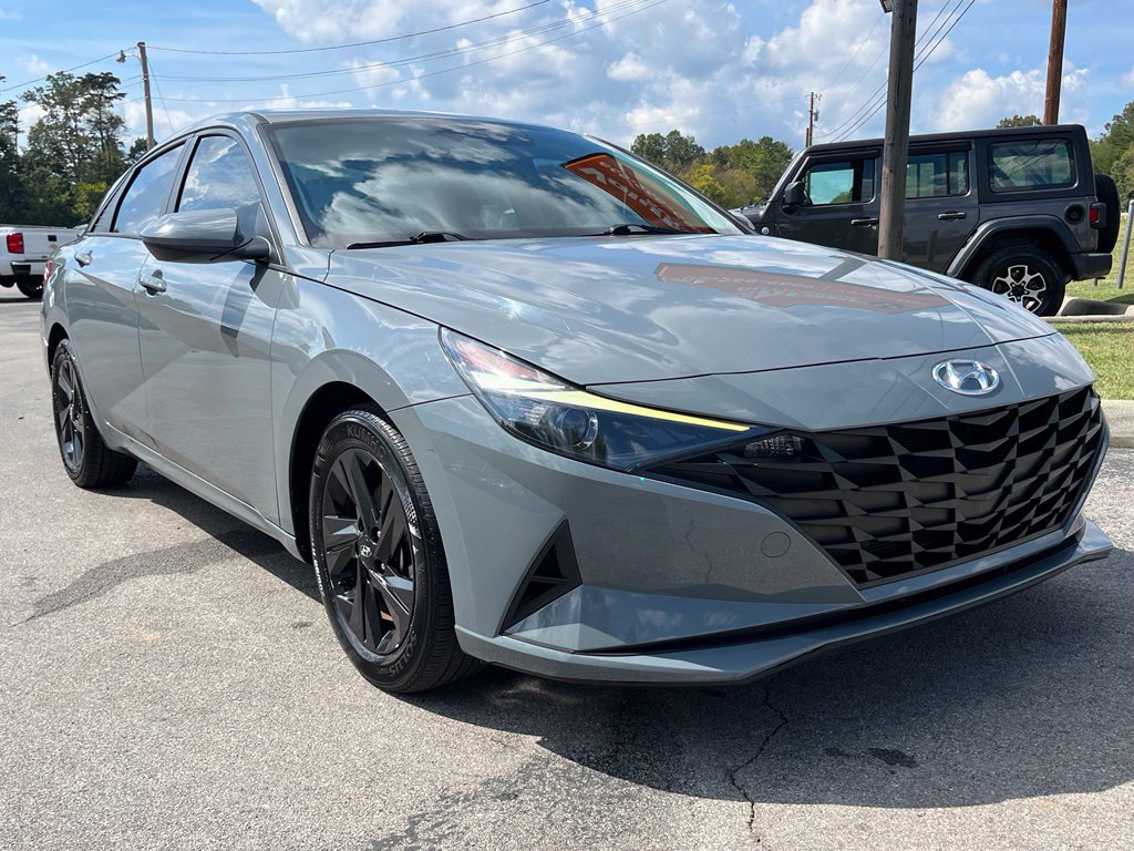 Used 2021 Hyundai Elantra SEL FWD image 2