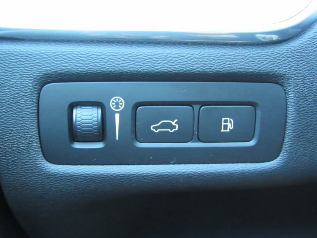 Used 2020 Volvo XC60 T8 Inscription image 40