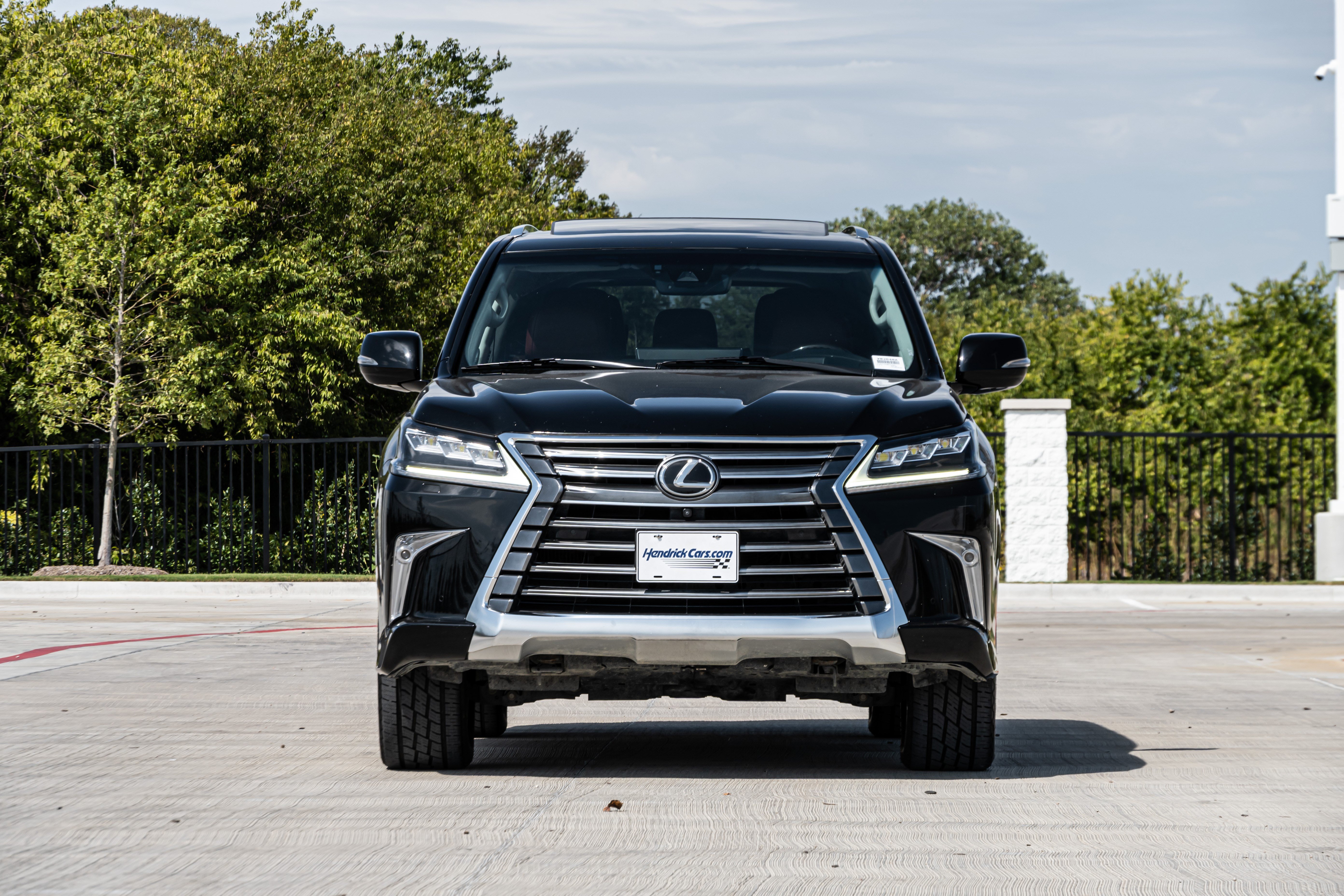 Used 2021 Lexus LX 570 4WD w/ Luxury Package image 3