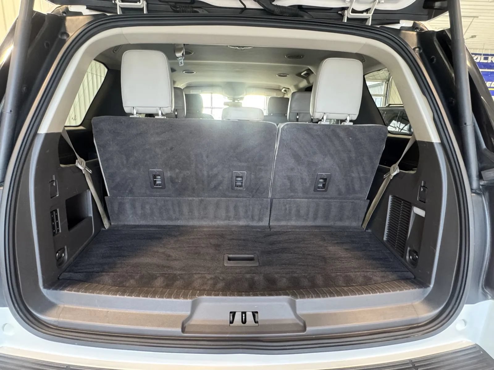 Used 2019 Ford Expedition XLT w/ Equipment Group 202A AWD/4WD image 15