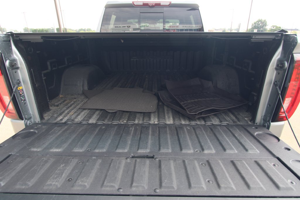 Used 2024 GMC Sierra 1500 Denali w/ Technology Package RWD image 15