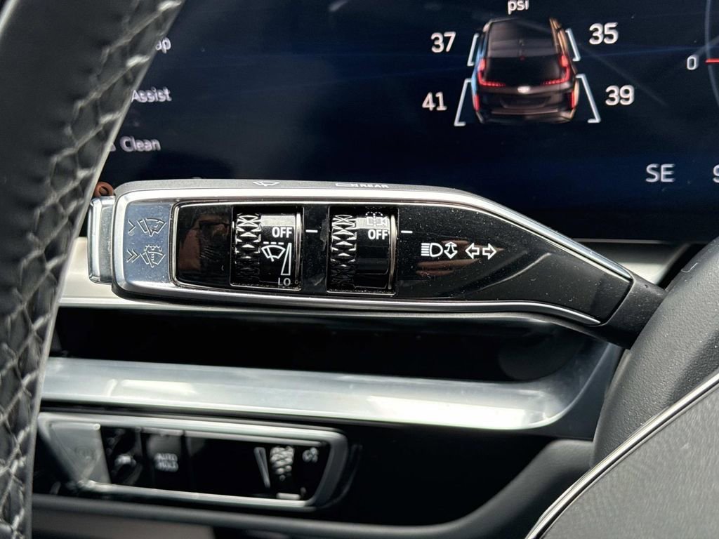 Certified 2024 Cadillac Lyriq Luxury image 28