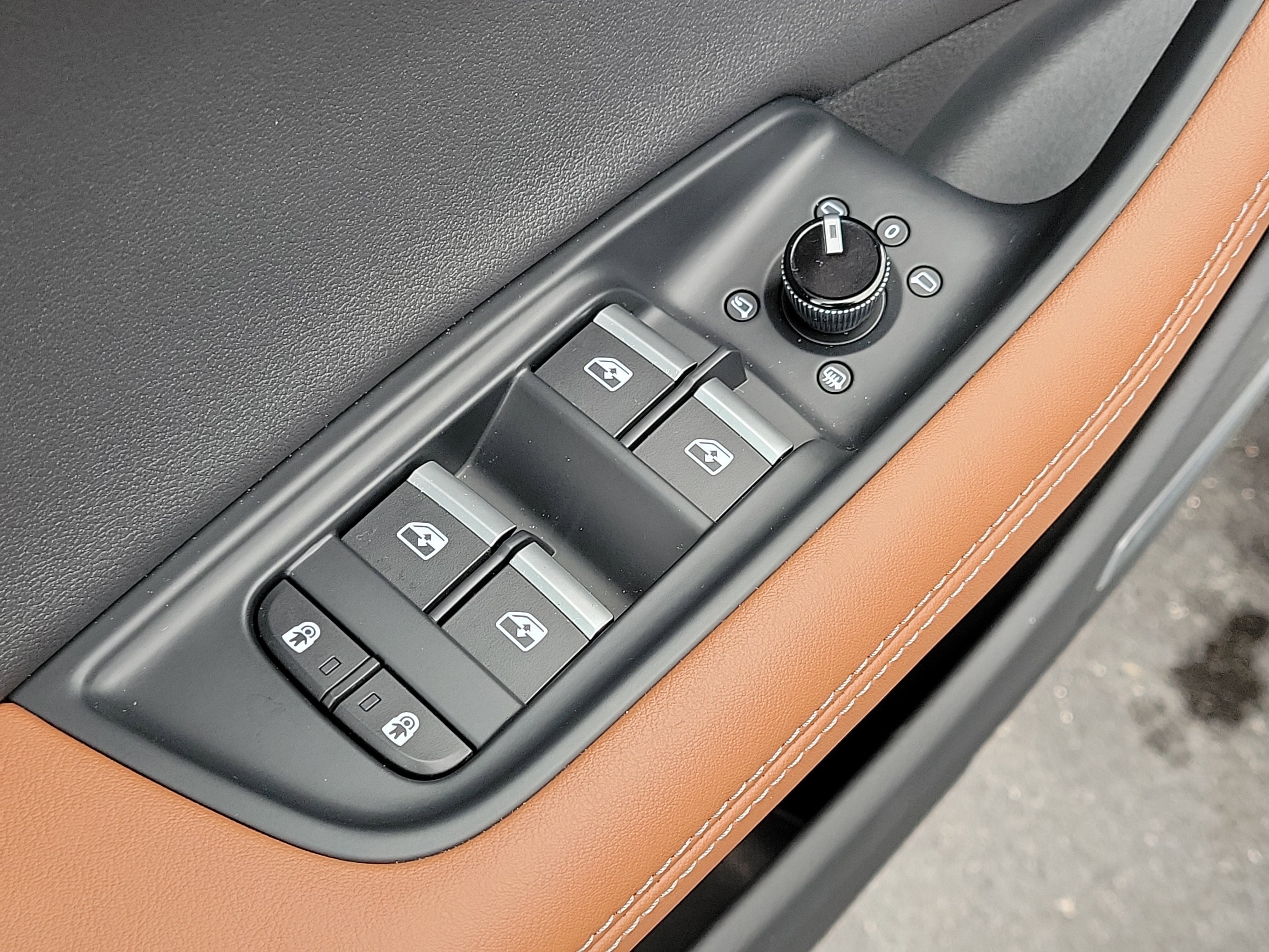 Used 2025 Audi Q8 Premium Plus AWD/4WD image 19