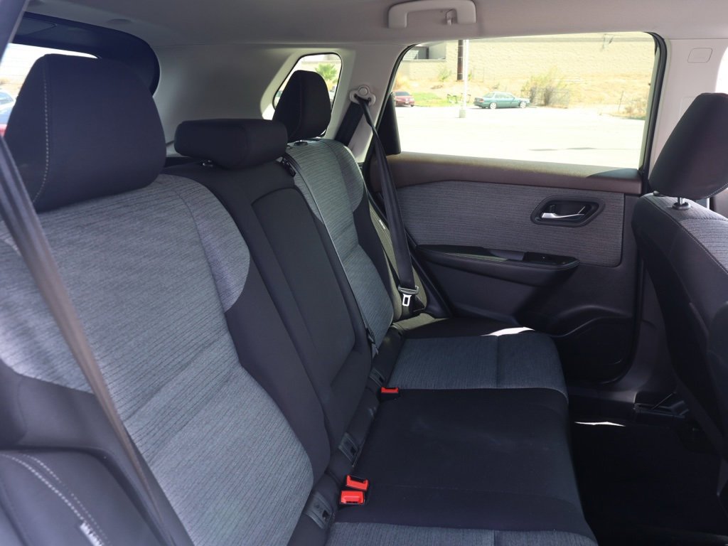 Used 2023 Nissan Rogue SV image 18