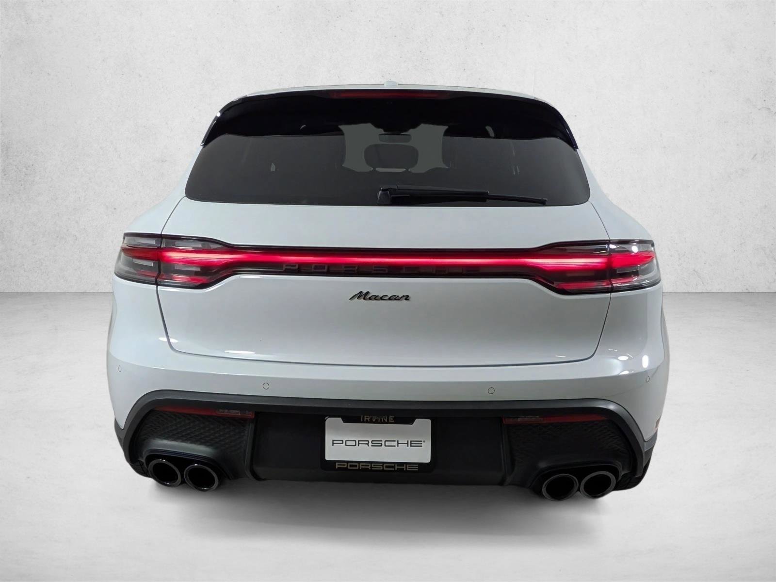 Certified 2025 Porsche Macan Turbo AWD/4WD image 9