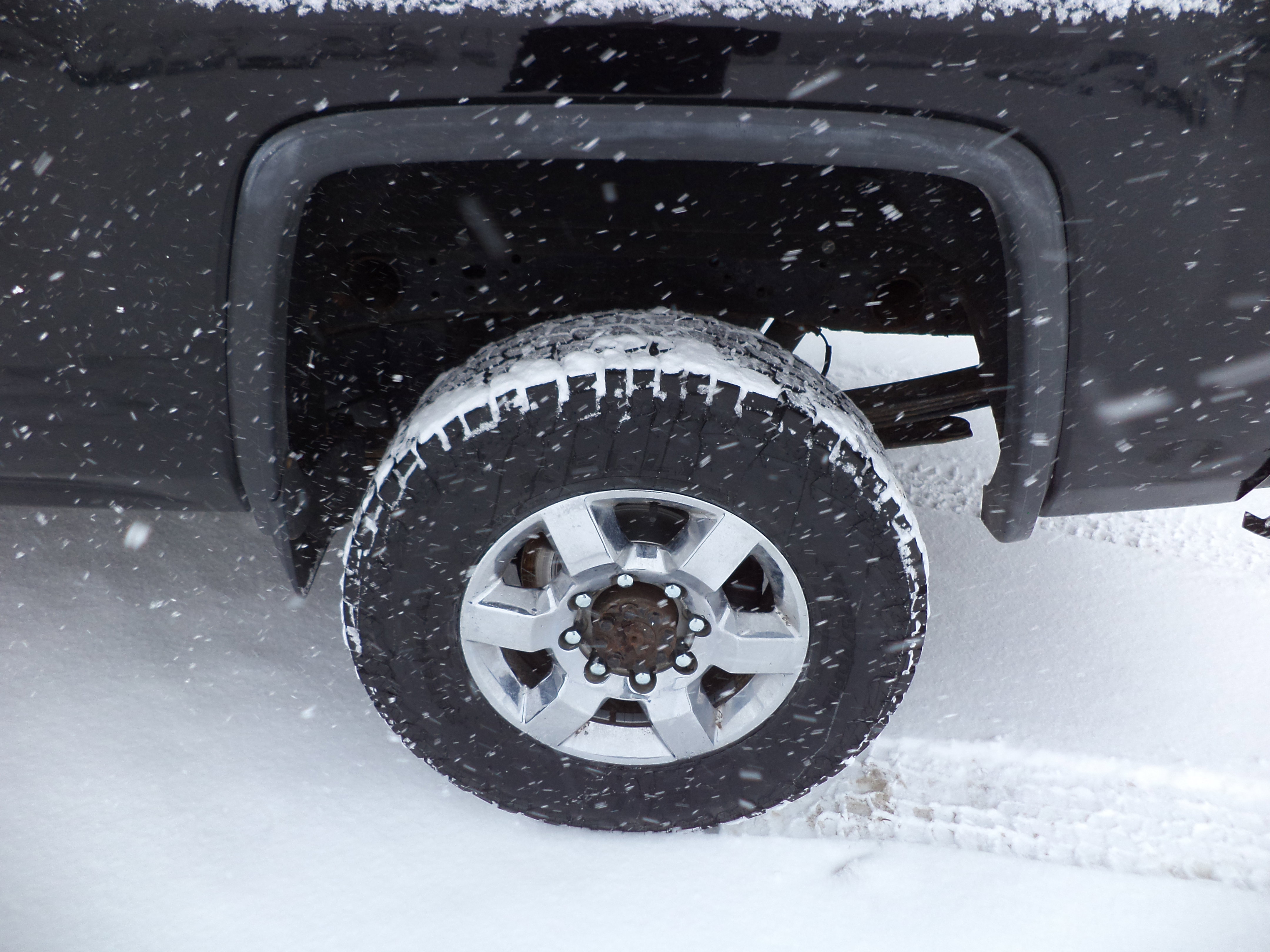 Used 2018 GMC Sierra 2500 SLE w/ HD SLE Preferred Plus Package image 4