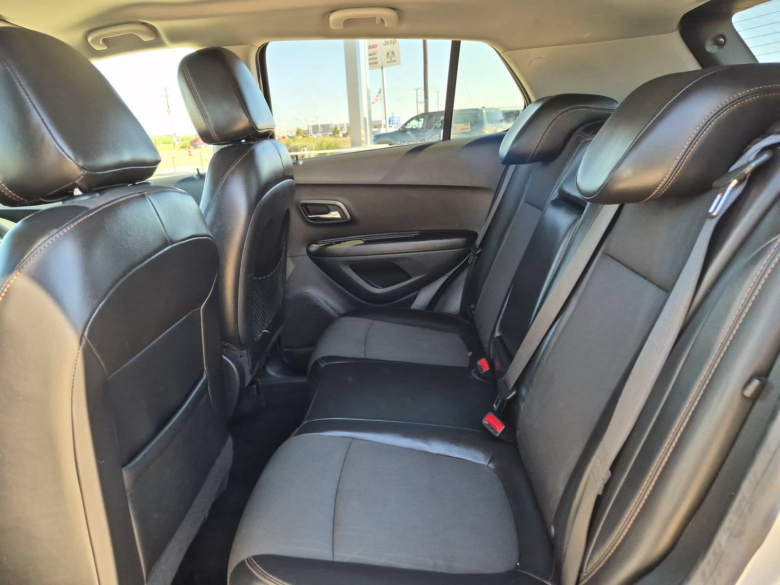 Used 2021 Chevrolet Trax LT w/ Sport Edition FWD image 21